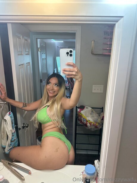 Dezzywaifu star hot pics