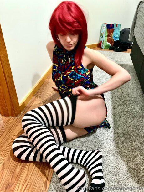 Valbegonia model exclusive pic