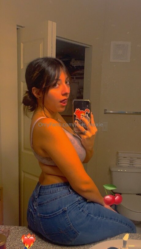 Love Moxie naked star archive