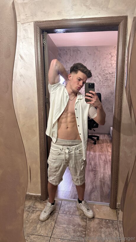 Bigblondbanger nudes star archive