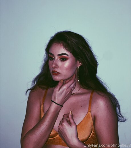 Ohnoelle38 model nudes pics