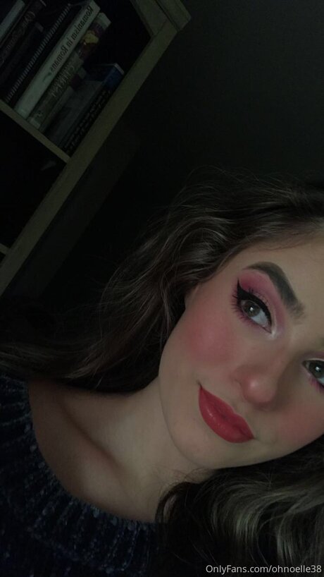 Ohnoelle38 pornstar free pics