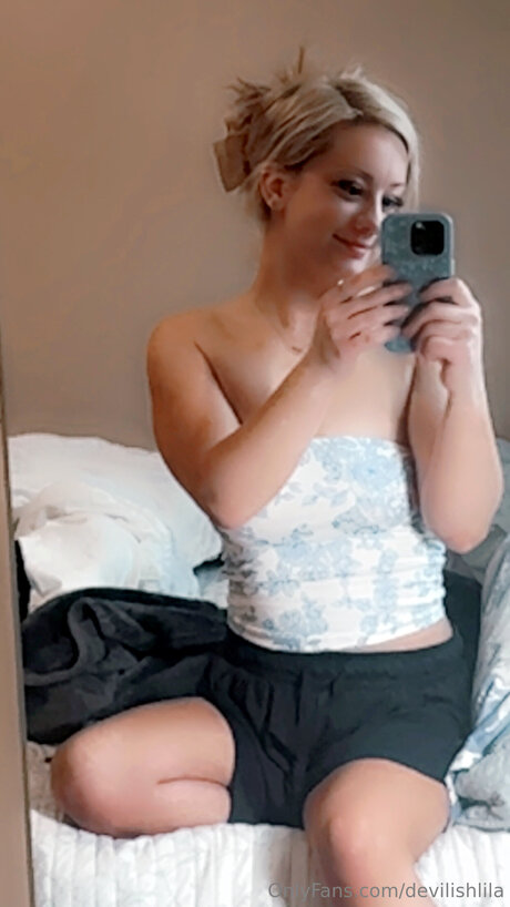 Devilishlila model perfect pictures