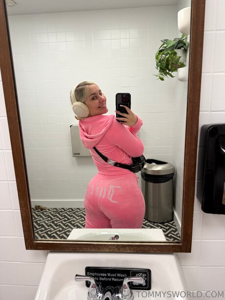 Tommykingvip naked actress image