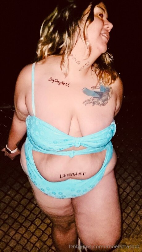 Ahoelottathot exclusive star photo