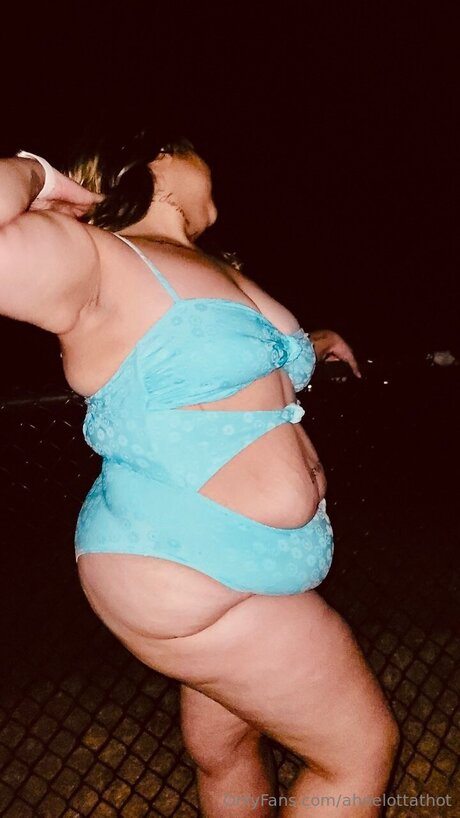 Ahoelottathot star exclusive gallery