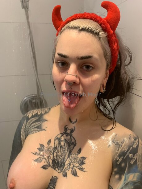 Sarahmoonsg pornstar adult archive