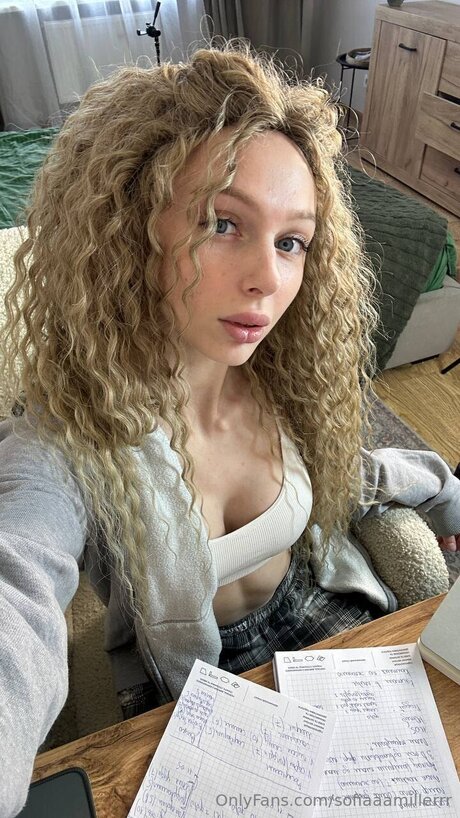 Sofiaaamillerrr erotic model archive