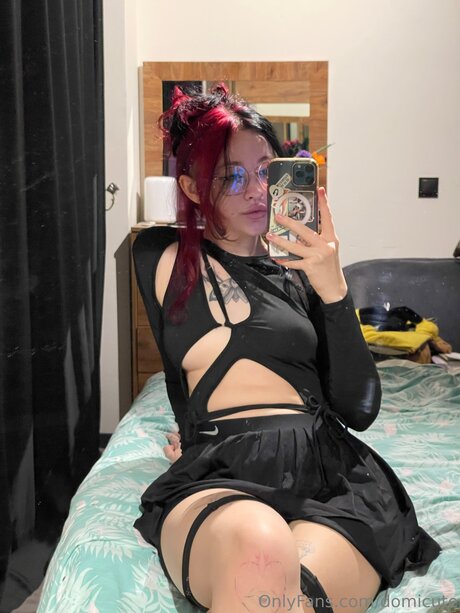 Domicute nude pornstar img