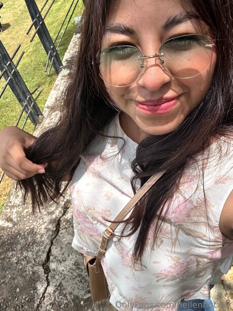 Hellenhotxxx pornographic actress img