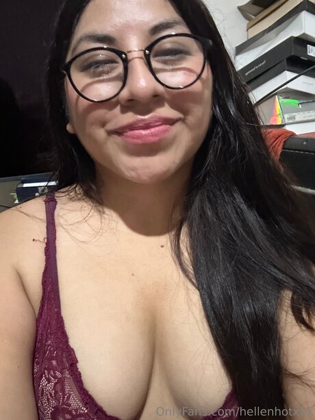 Hellenhotxxx naked star images