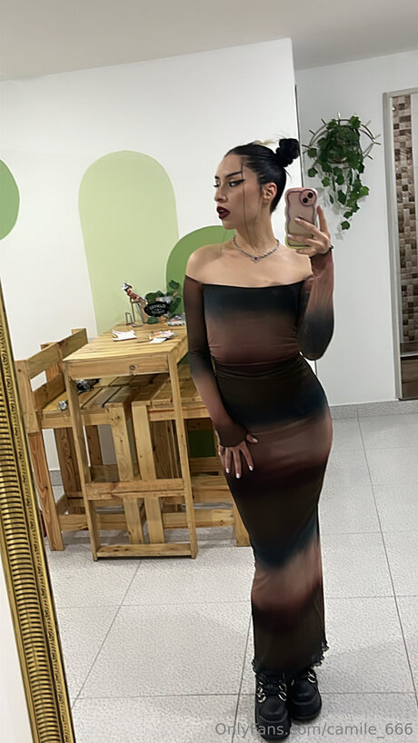 Camile 666 hot star photo