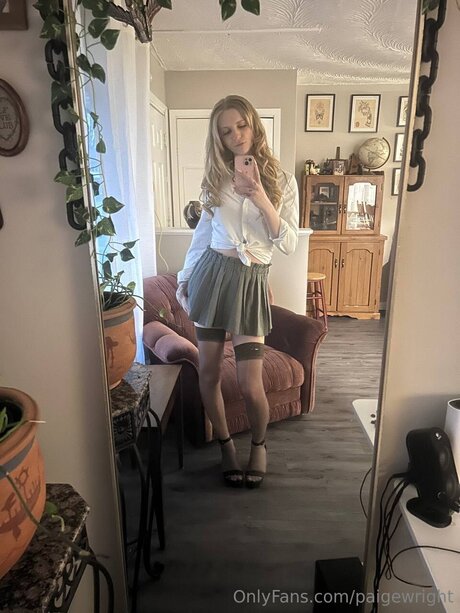 Paigewright free actress archive