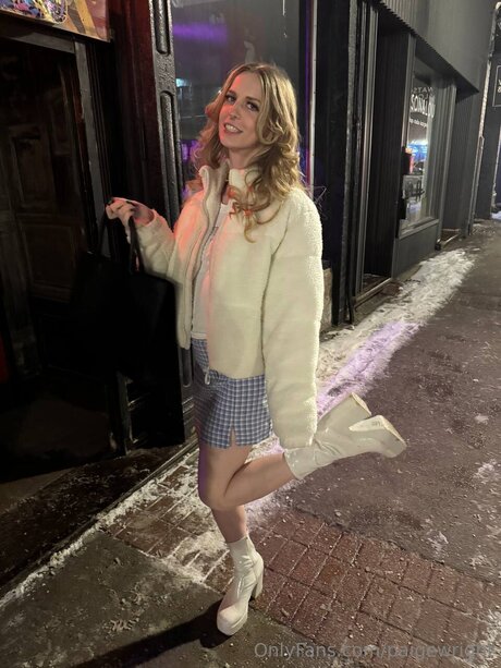 Paigewright pornstar nude photo