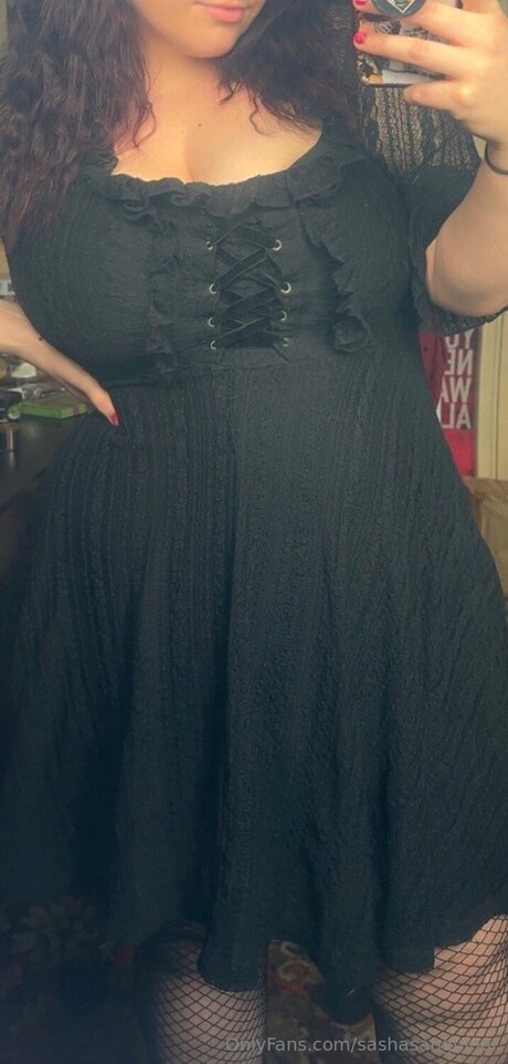 Sashasanguinar naked star image