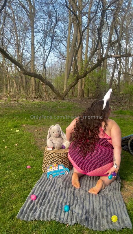 Thixxx Momma top model picture