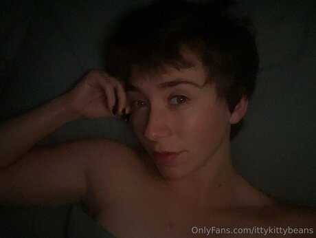 Ittykittybeans nudes model images