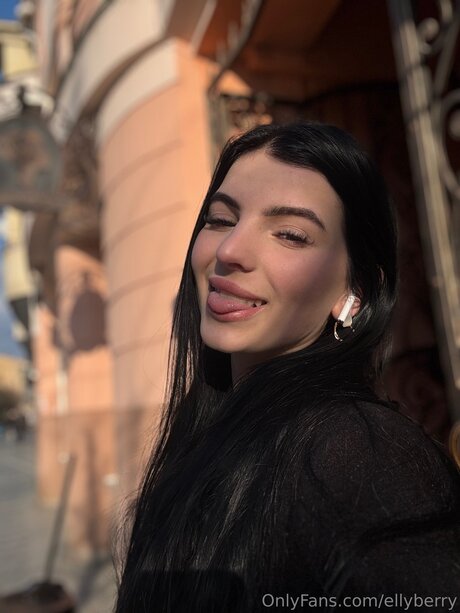 Ellyberry star perfect img