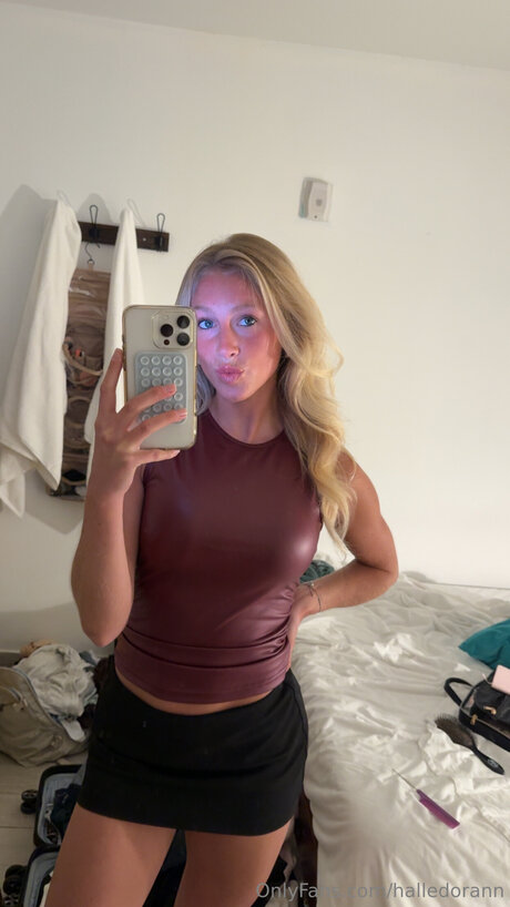 Halledorann hd model photo