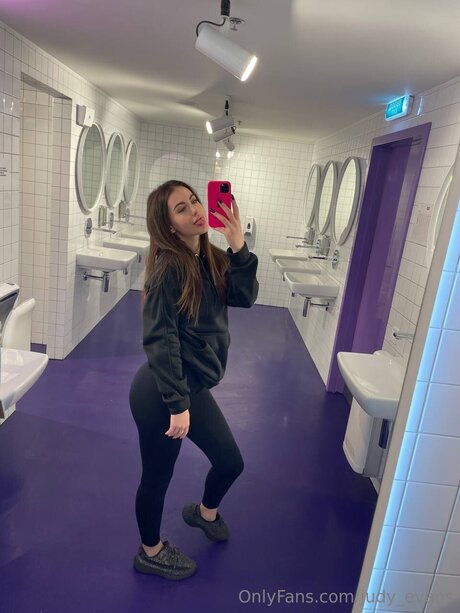 Judy Evans star porn galleries