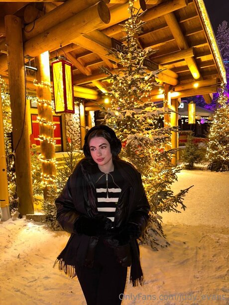 Judy Evans nude star pic