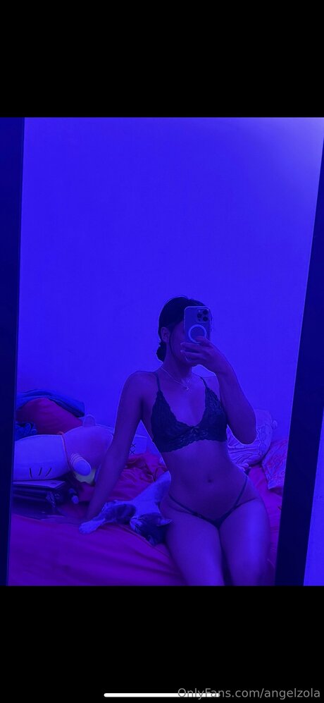 Angelzola sexy pornstar img