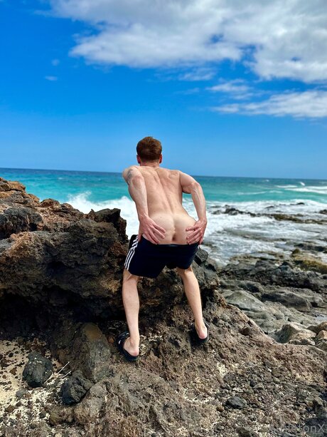 Athletonx star naked pic