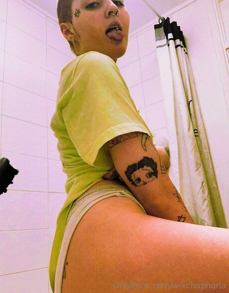 Wixchaphoria star sexy photos