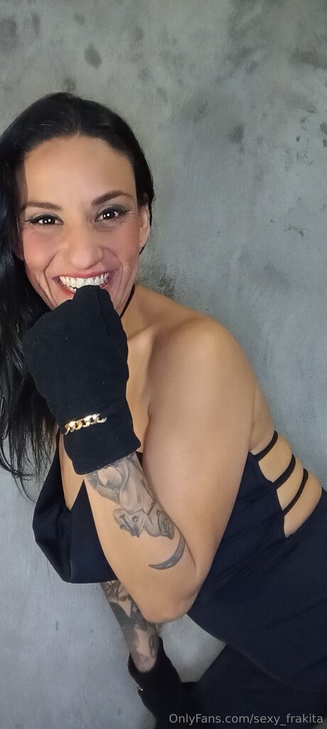 Sexy Frakita star sexy pics