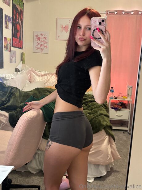 Kissxalice model nice img