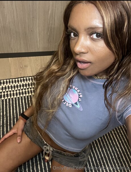 Skinnycurvyalexa beautiful model galleries