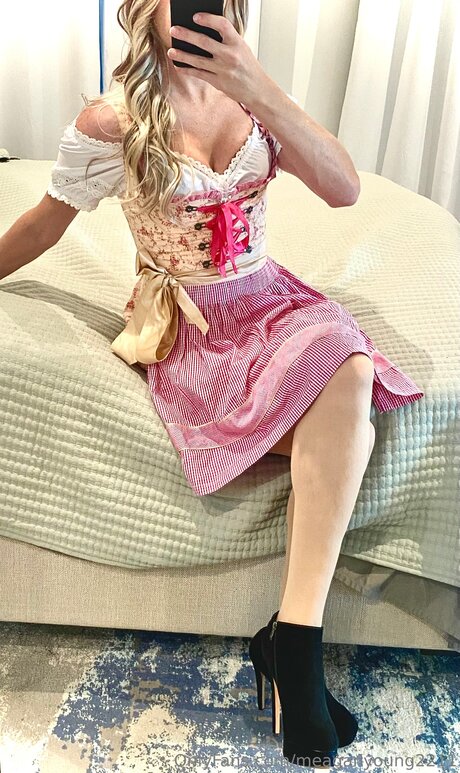 Meaganyoung2211 pornstar nude pic