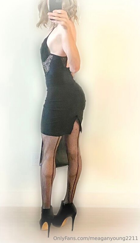 Meaganyoung2211 model nudes image