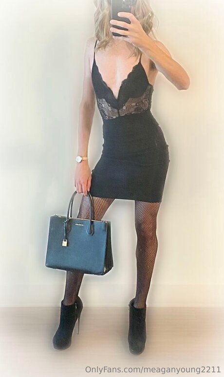 Meaganyoung2211 exclusive pornstar gallery