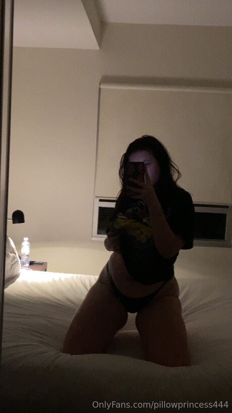 Pillowprincess444 free model pictures