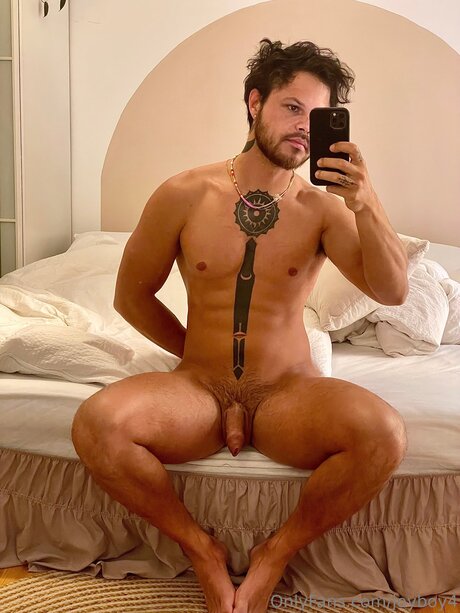 Joyboy4 star nudes picture