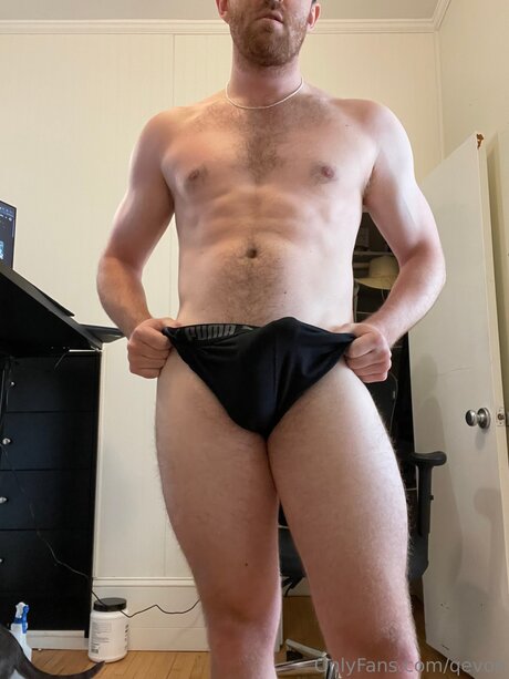 Qevon nude actress pic