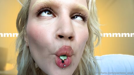 Giantess Vovk nude star gallery