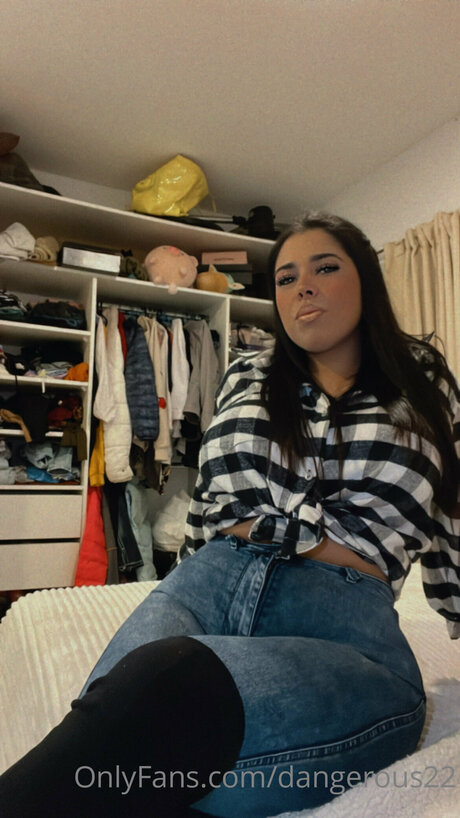 Dangerous22 hd pornstar pic