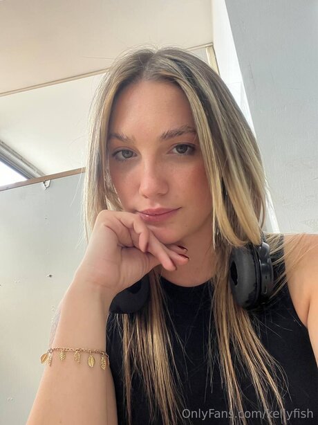 Kellyfish pornstar naked pic