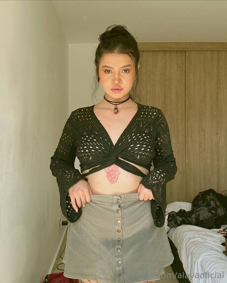 Alayaoficial art model photo