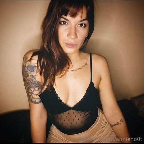 Annieho0t pretty pornstar pictures