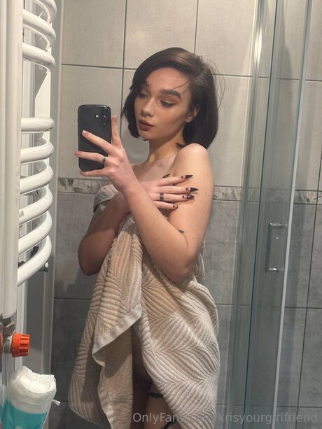 Krisyourgirlfriend naked star photo