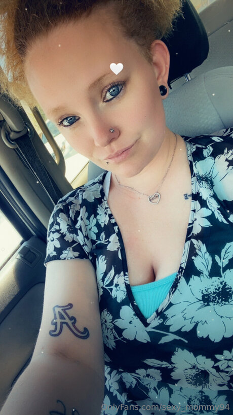 Sexy Mommy94 top star picture