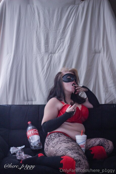 Here P1ggy model adult gallery