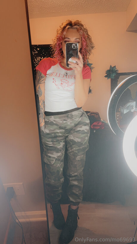 Mo69693 free model pictures