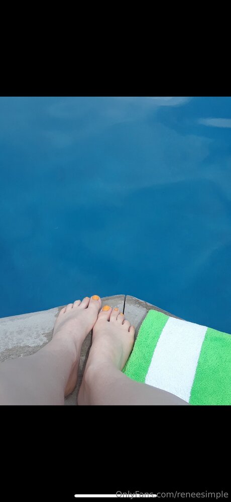 Reneesimple star erotic picture