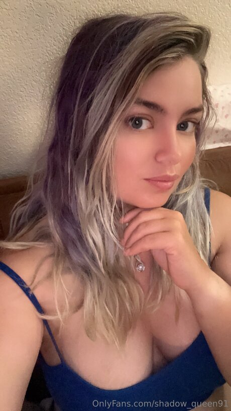 Shadow Queen91 porn star photos
