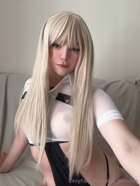 Eva Blondee model erotic images