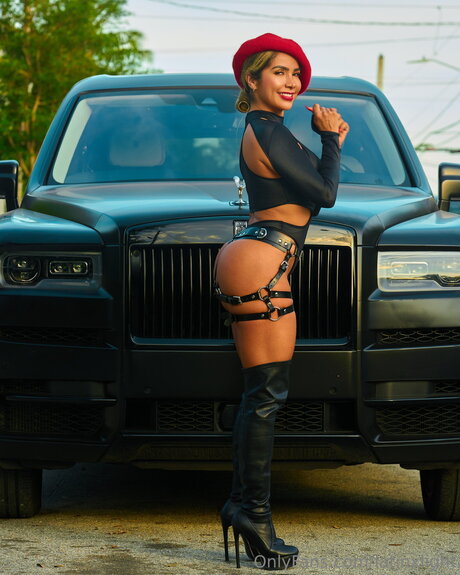 Latinxlight porn model photo